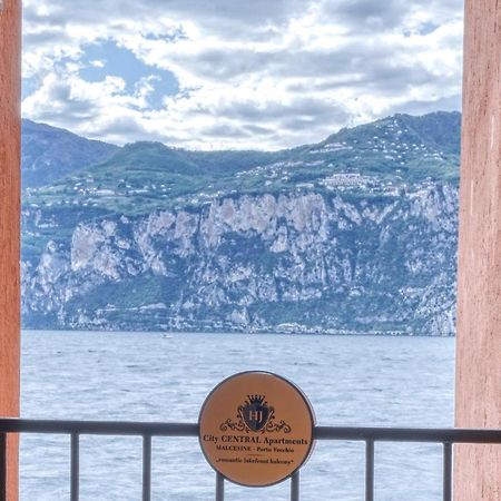 City Central Apartment Romantic Lakefront Balcony - Malcesine - Porto Vecchio 11 Exterior photo